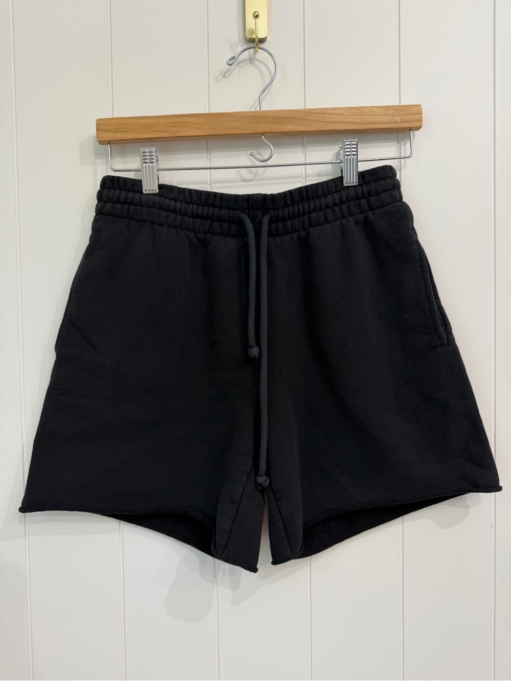 ARITZIA TNA Cozy Fleece Boyfriend Shorts with Drawstring Pockets Women’s S
